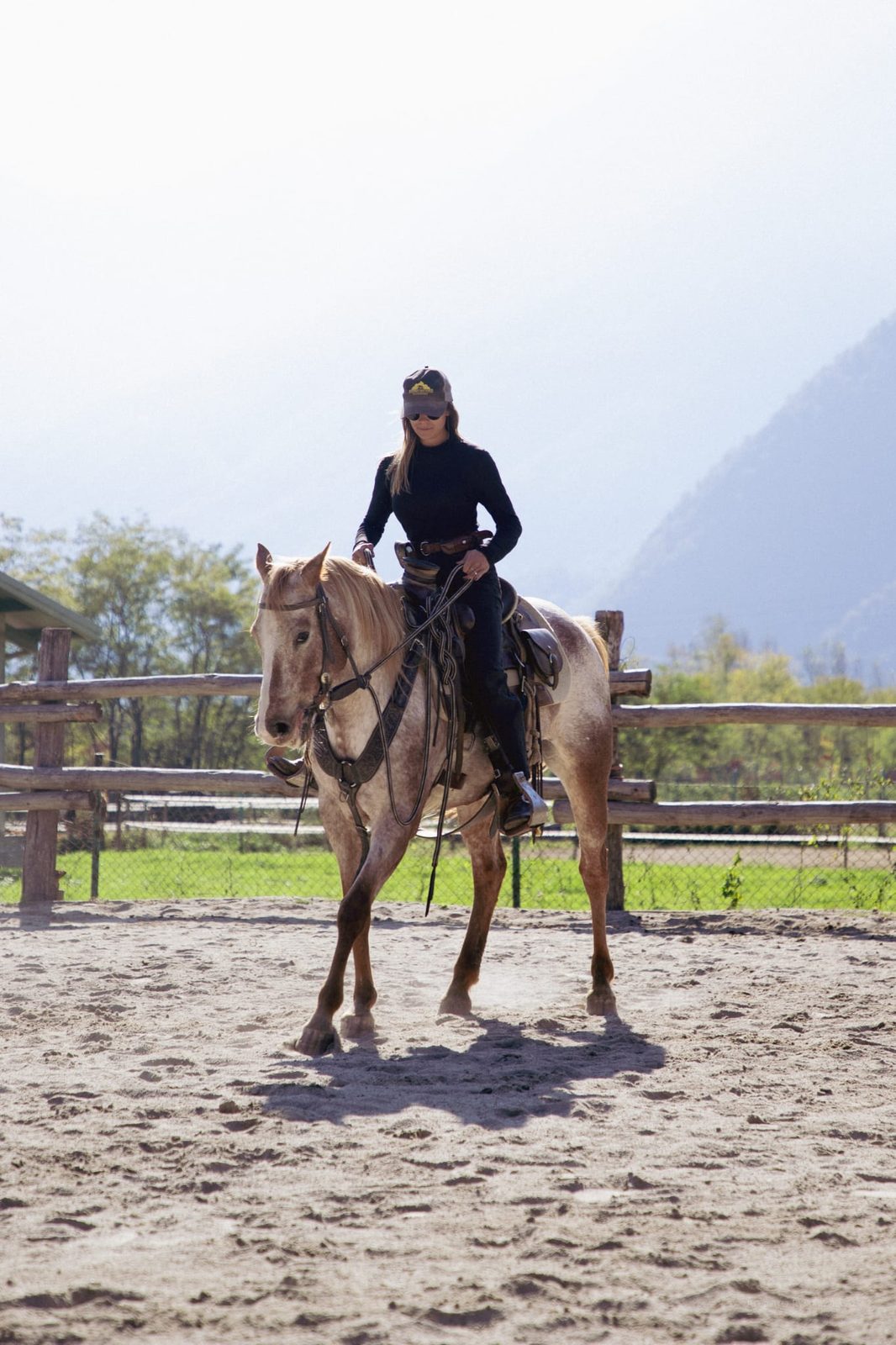 Gruppo in trekking a cavallo